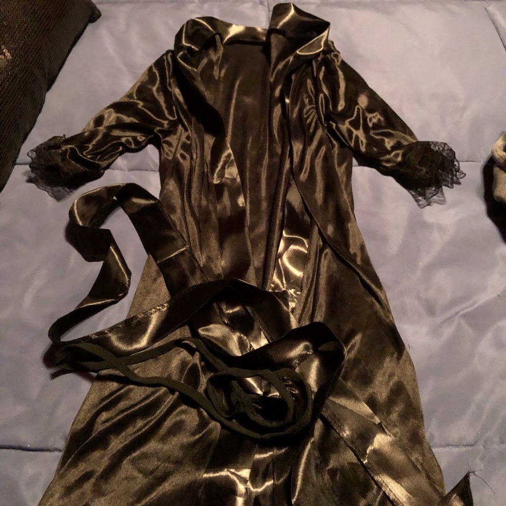 NIP robe